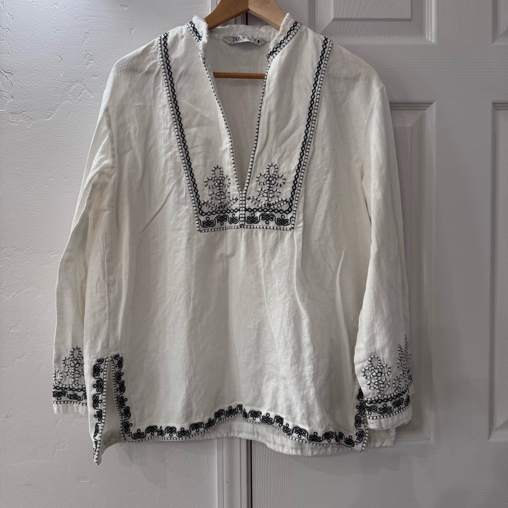 Zara Embroidered Raw Hem Tunic Blouse Black & White size L